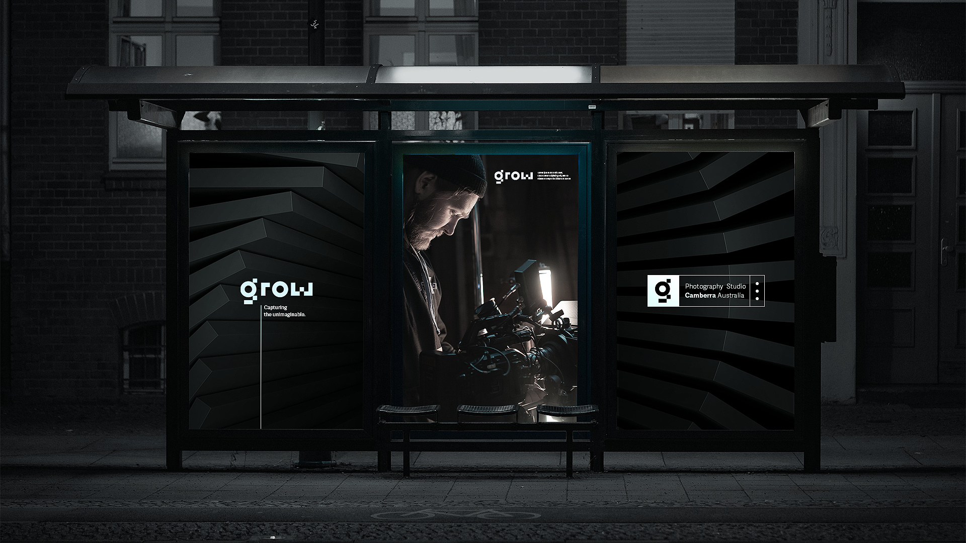 GROW — mockup de abrigo de ônibus com identidade da marca.